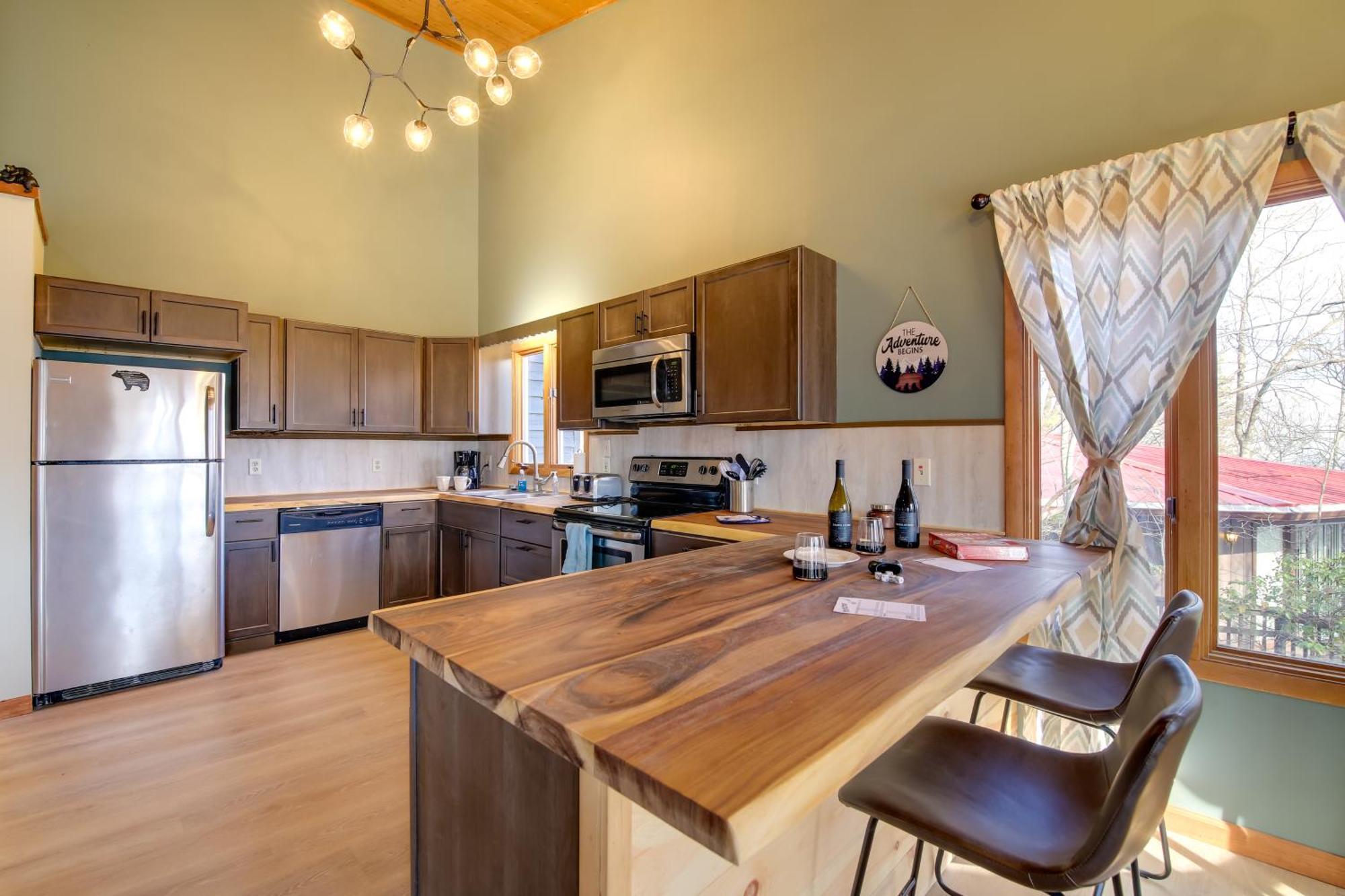 Gatlinburg Mountain Cabin With Hot Tub, Deck And Games 외부 사진